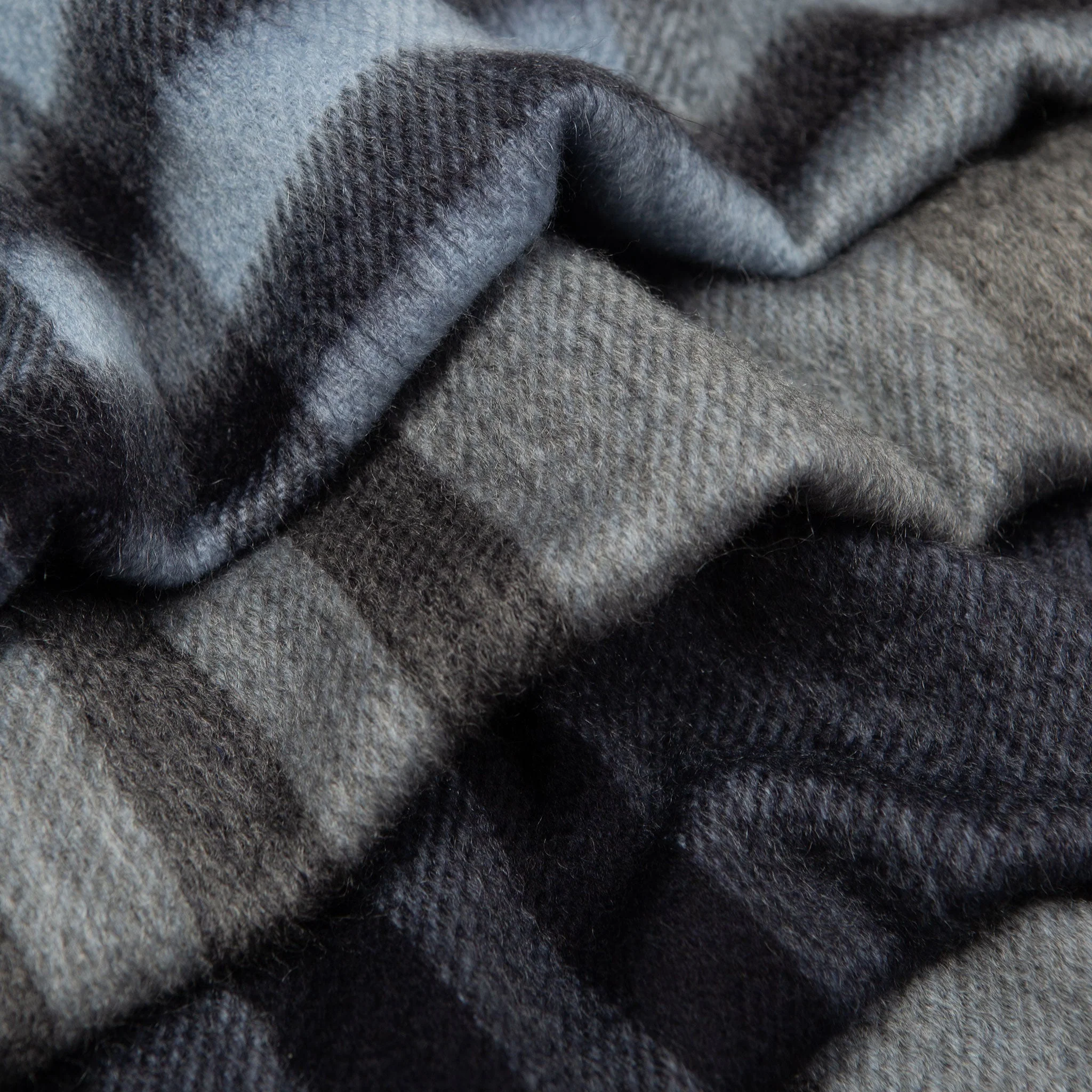 Heritage Extra-Large Check Cashmere Scarf with Tassels and Gift Box - Image 3