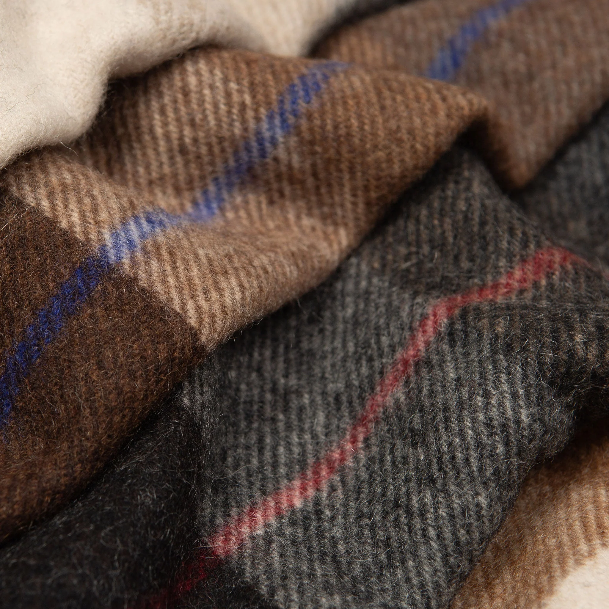 Heritage Large Check Cashmere Scarf with Tassels and Gift Box - Image 32