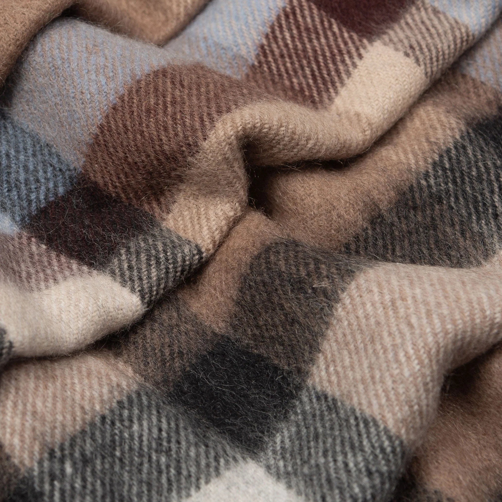 Heritage Large Check Cashmere Scarf with Tassels and Gift Box - Image 9