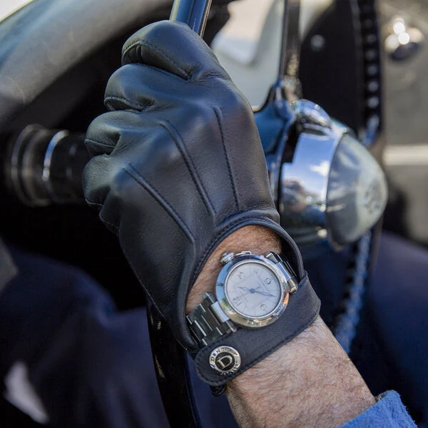 Men’s Three-Point Leather Driving Gloves with Wristwatch Cut-out - Image 2