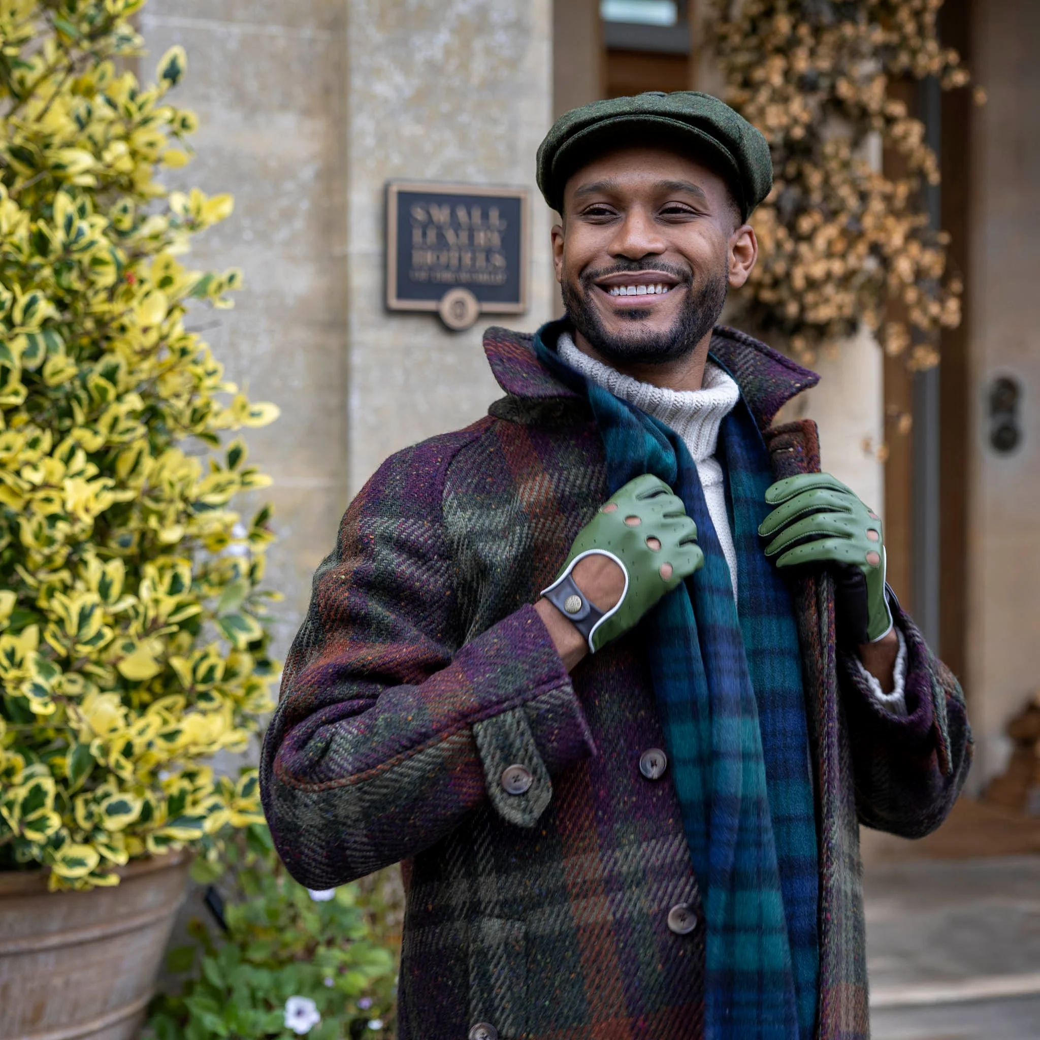 Heritage Tartan Check Cashmere Scarf with Tassels and Gift Box - Image 3