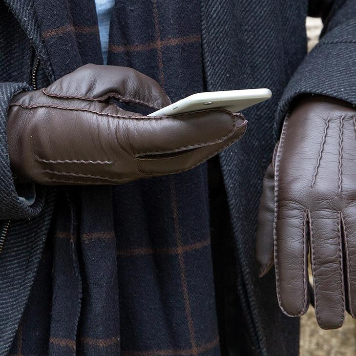Men's Touchscreen Handsewn Three-Point Cashmere-Lined Leather Gloves - Image 4