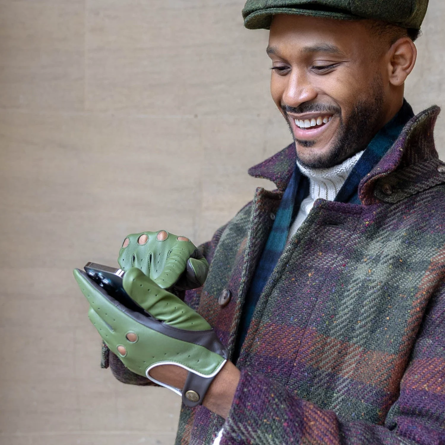 Men’s Touchscreen Three-Colour Leather Driving Gloves - Image 15