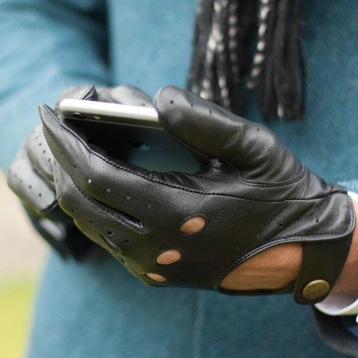 Men's Touchscreen Leather Driving Gloves - Image 7