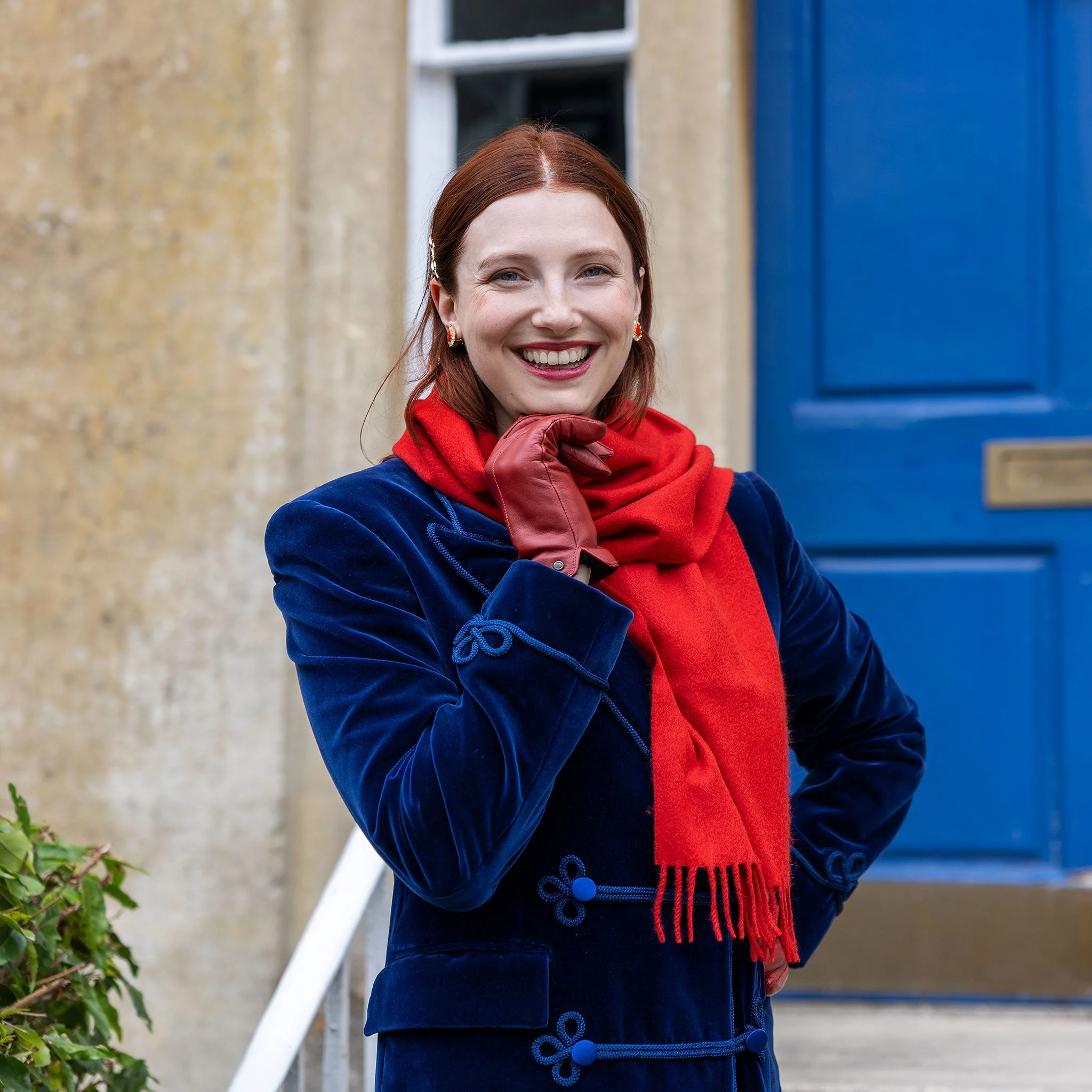 Heritage Plain Cashmere Scarf with Tassels and Gift Box - Image 13
