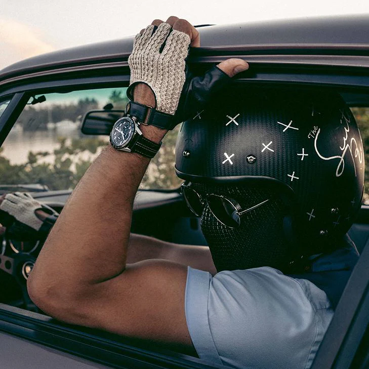Men's The Suited Racer Fingerless Crochet-Back Leather Driving Gloves - Image 3