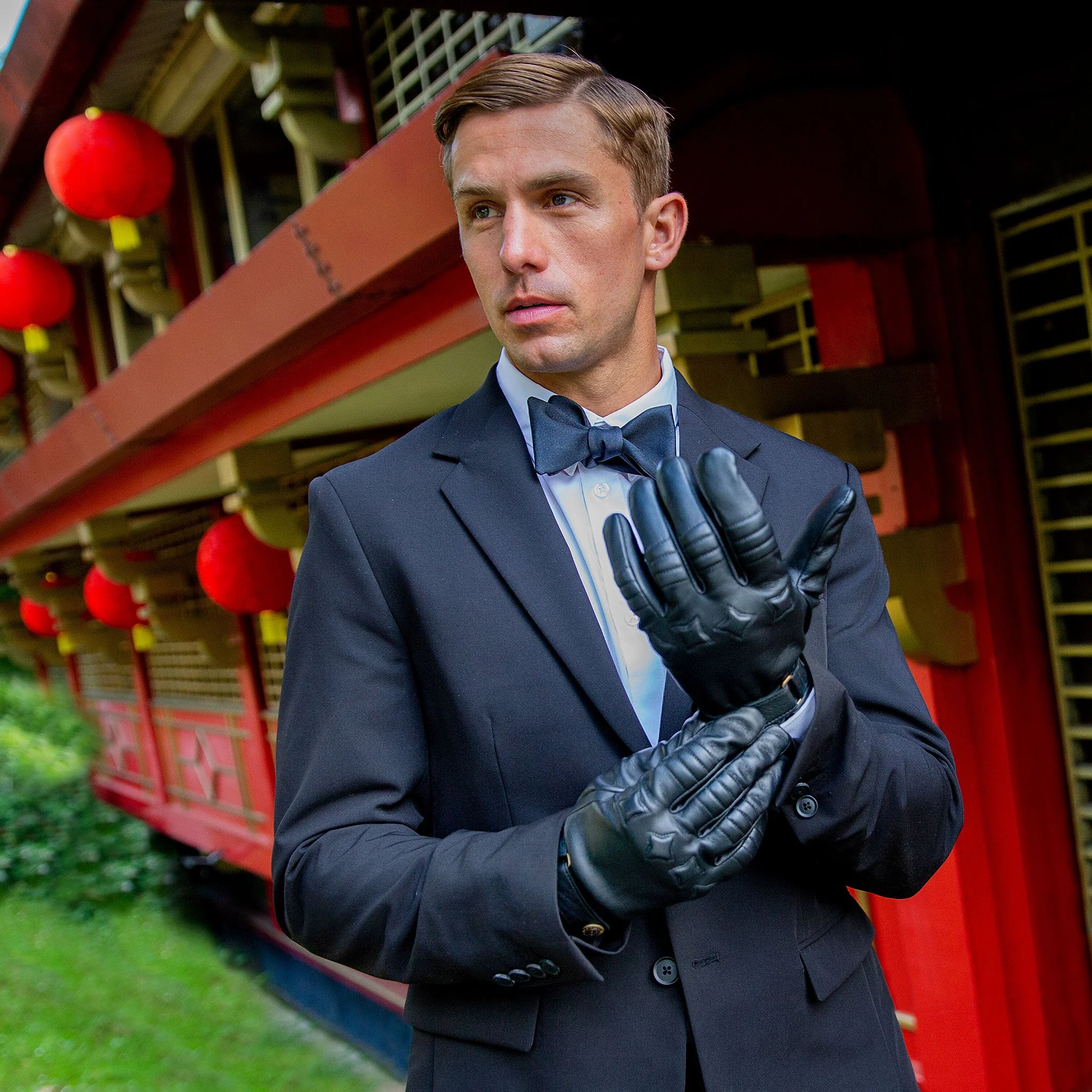 Men's The Suited Racer Touchscreen Cashmere-Lined Leather Driving Gloves - Image 3