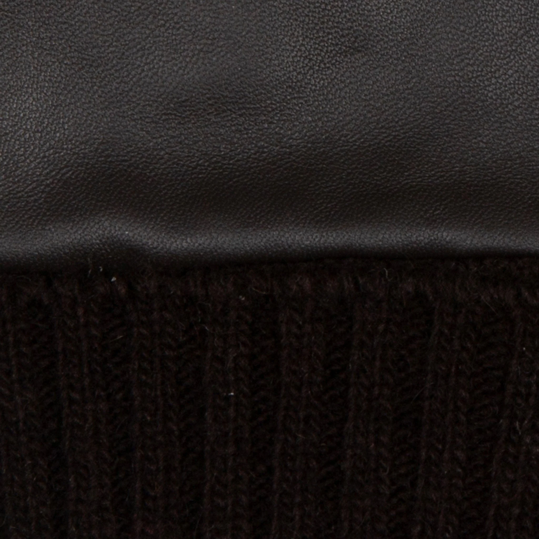 Women’s Fingerless Fleece-Lined Leather Gloves with Quilted Chevron Design - Image 10