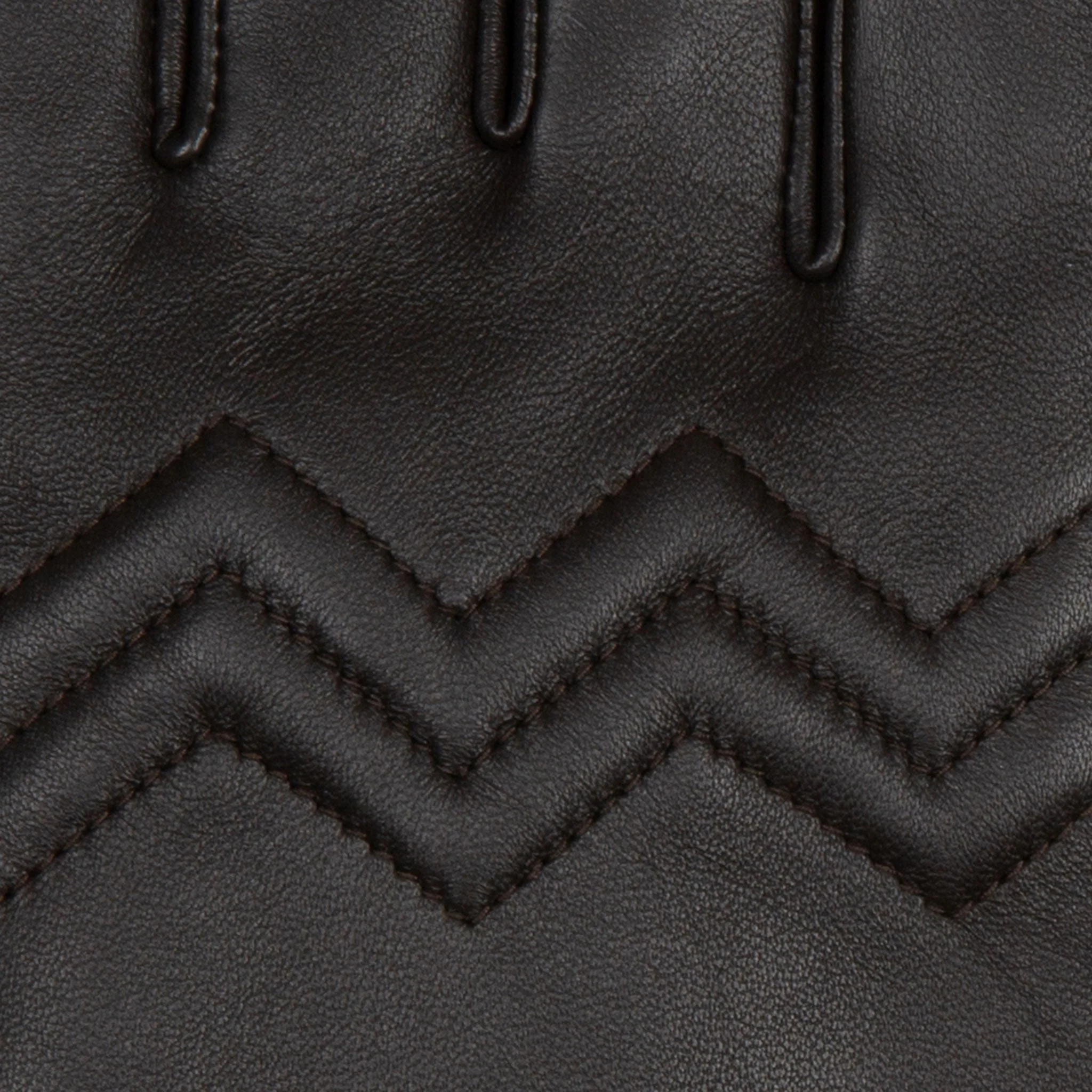 Women’s Fingerless Fleece-Lined Leather Gloves with Quilted Chevron Design - Image 9