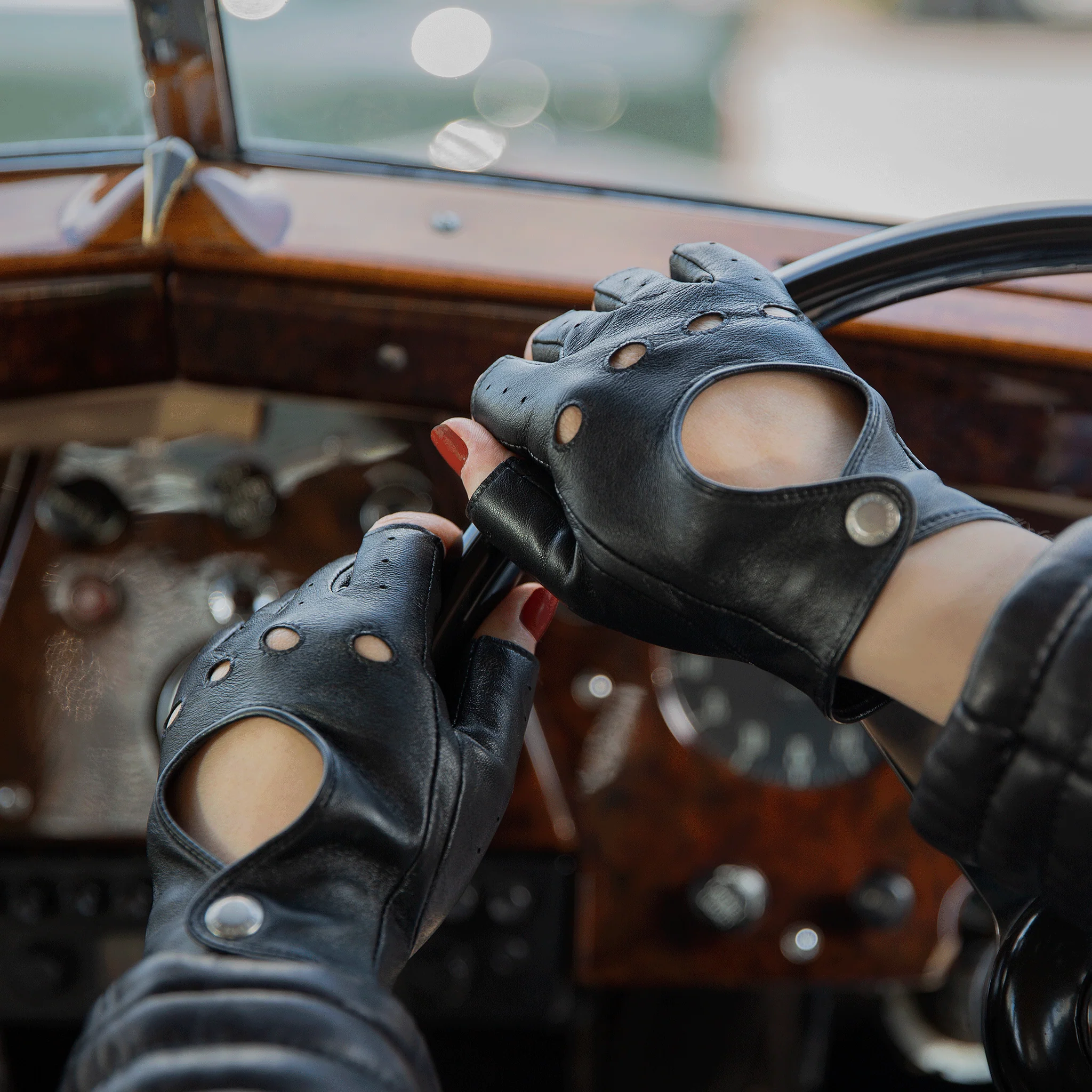 Women’s Fingerless Leather Driving Gloves - Image 15