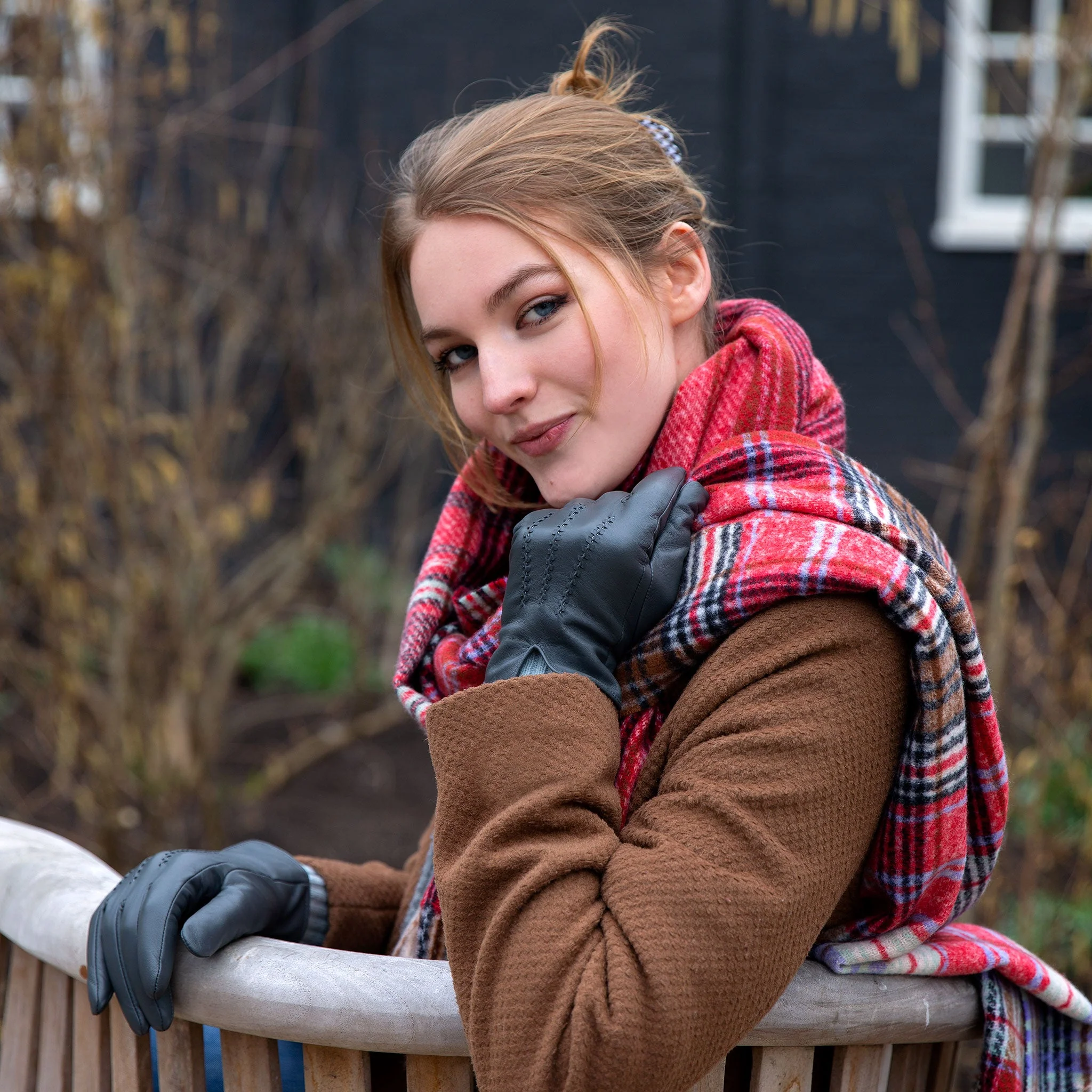 Women’s Three-Point Wool Blend-Lined Leather Gloves with Knitted Cuffs - Image 2