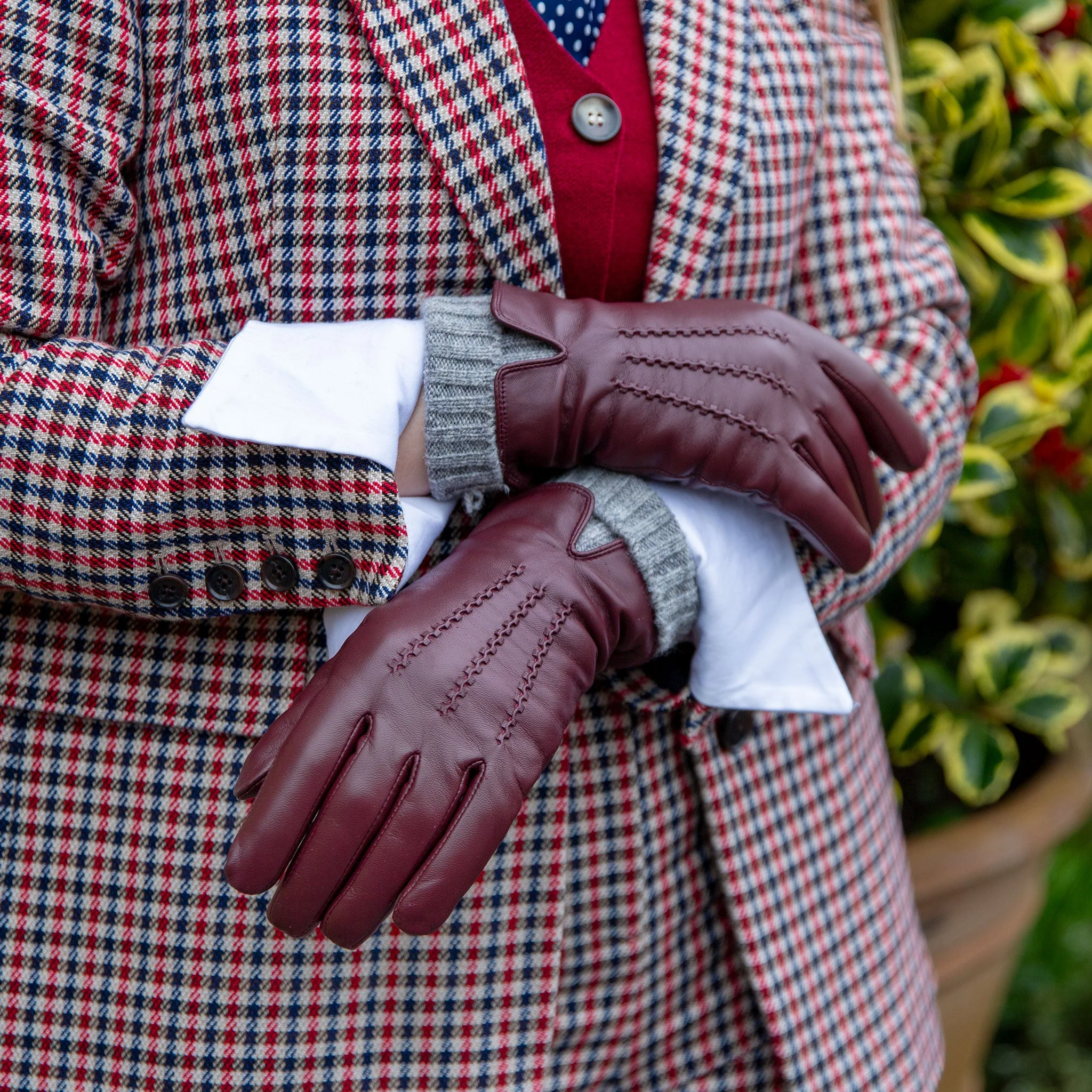 Women’s Three-Point Wool Blend-Lined Leather Gloves with Knitted Cuffs - Image 41