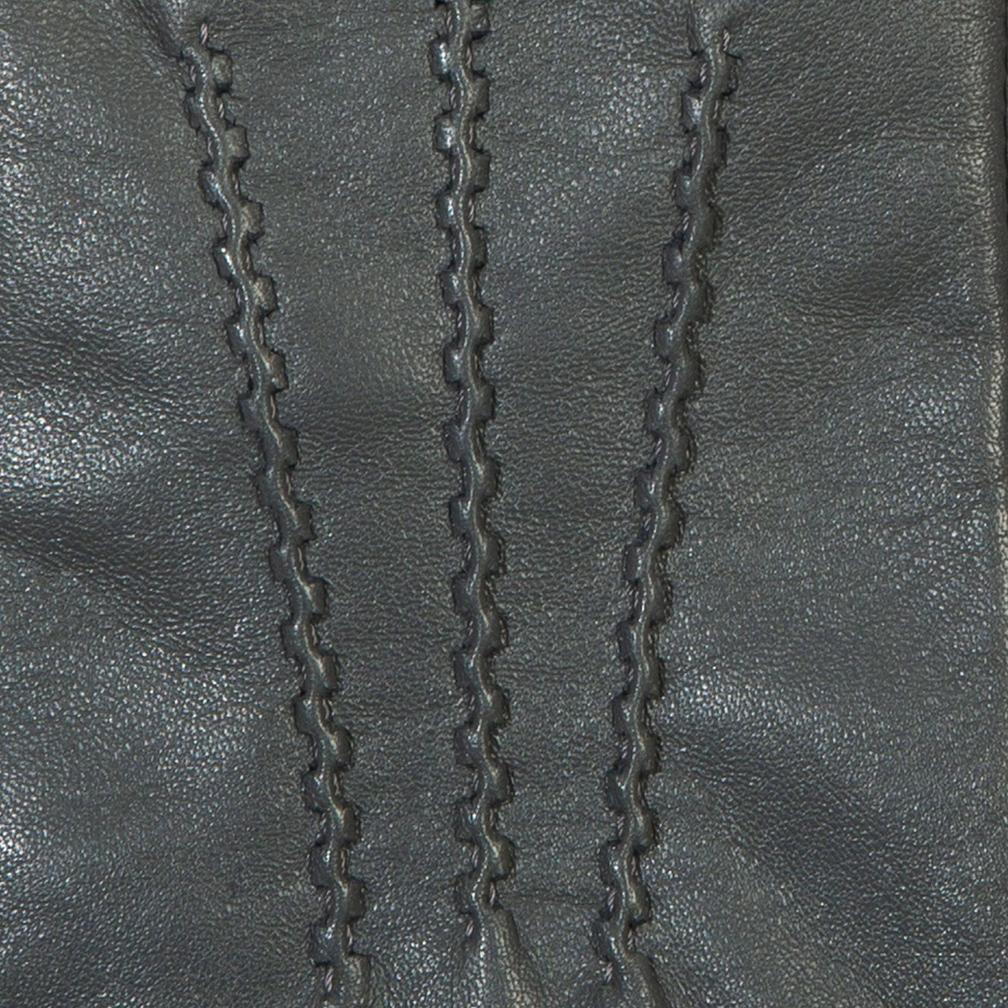 Women’s Three-Point Wool Blend-Lined Leather Gloves with Knitted Cuffs - Image 8