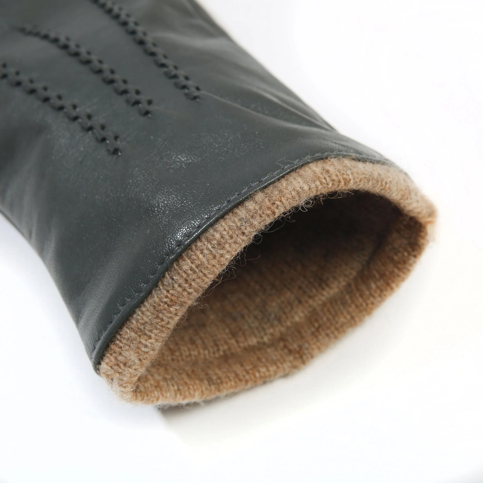 Women’s Three-Point Wool Blend-Lined Leather Gloves with Knitted Cuffs - Image 9