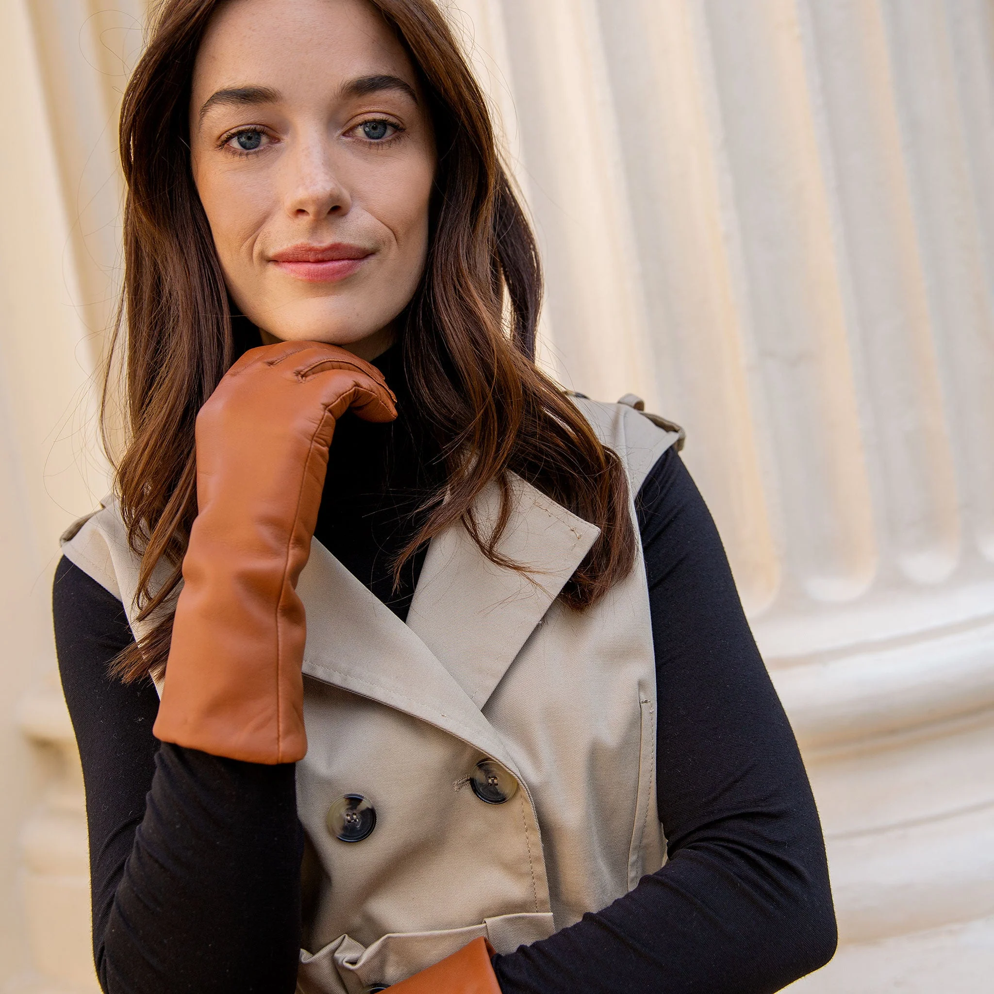 Women's Heritage Cashmere-Lined Leather Gloves - Image 3