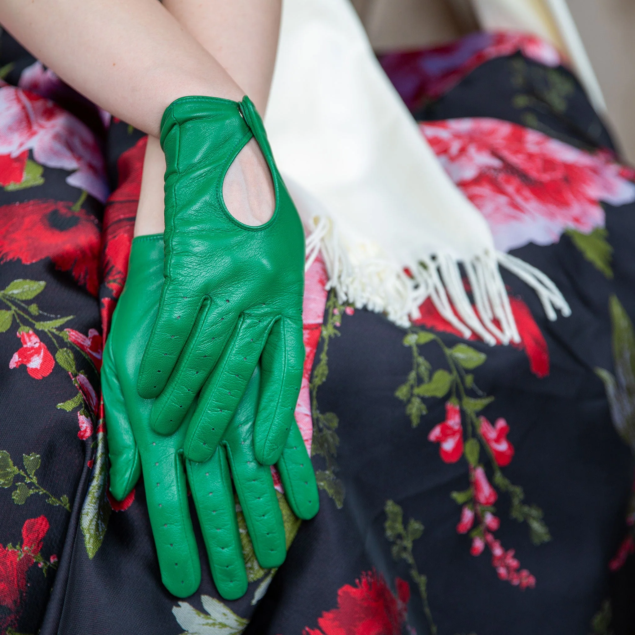 Women's Leather Driving Gloves - Image 117